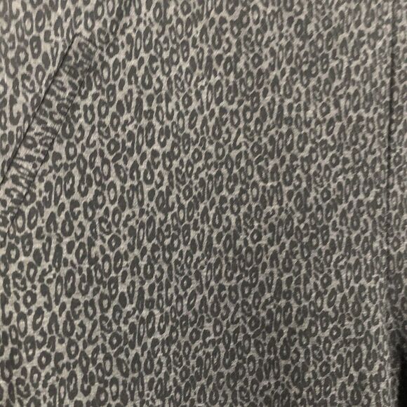 Chico’s Pants Womens XL 16 Gray Fabulously Slimming Pull On Ankle Animal Print - Picture 6 of 11